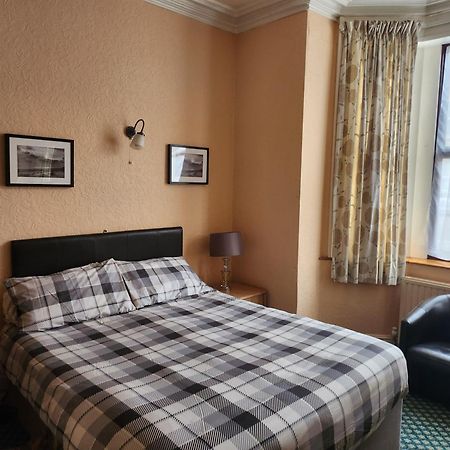 Queens Guest House Beeston  Extérieur photo