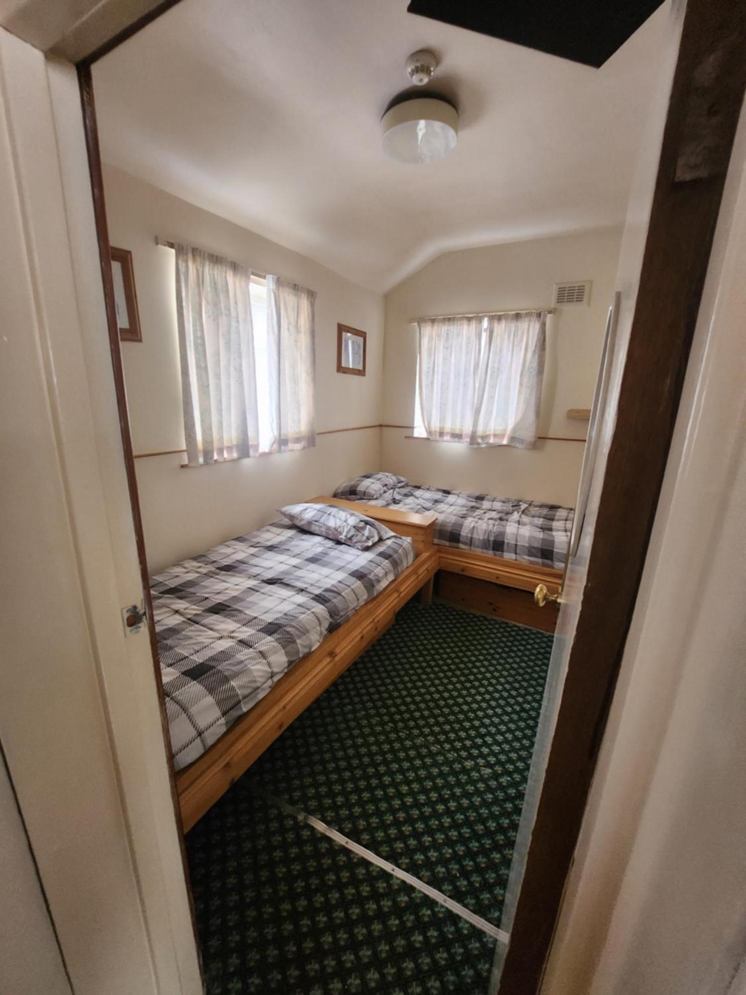 Queens Guest House Beeston  Extérieur photo