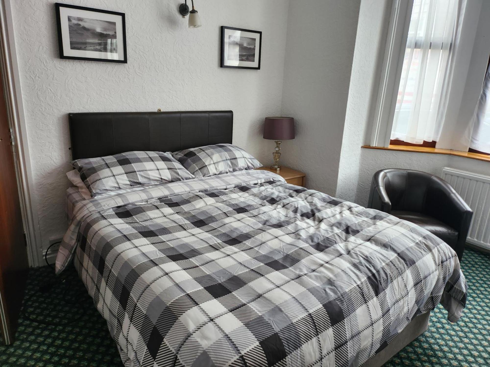 Queens Guest House Beeston  Extérieur photo