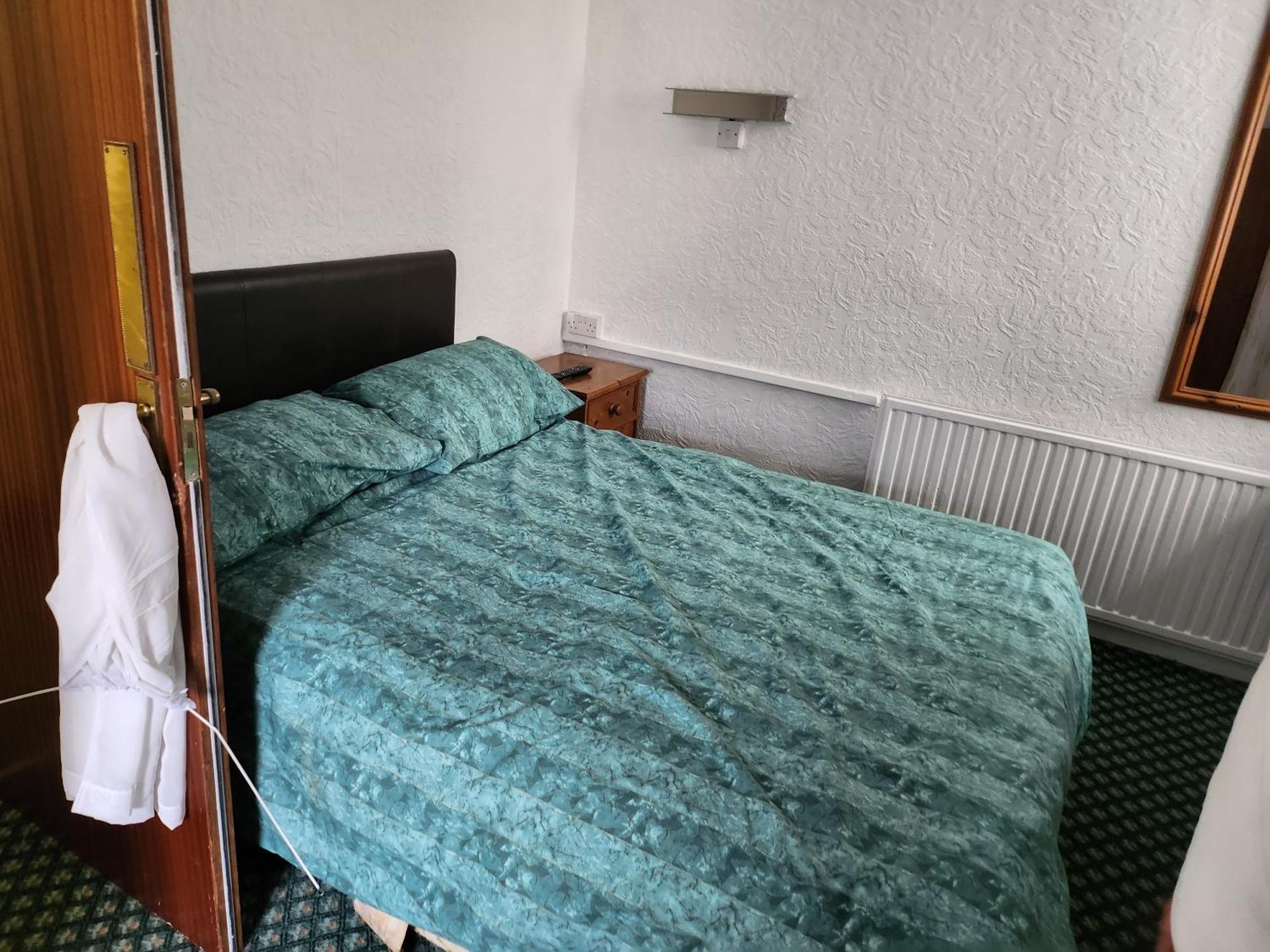 Queens Guest House Beeston  Extérieur photo