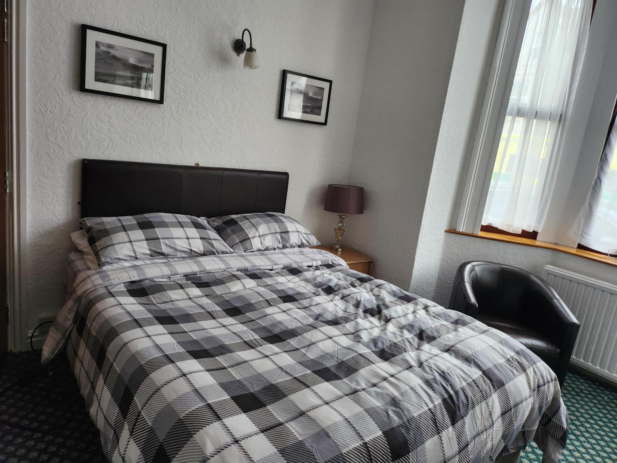 Queens Guest House Beeston  Extérieur photo