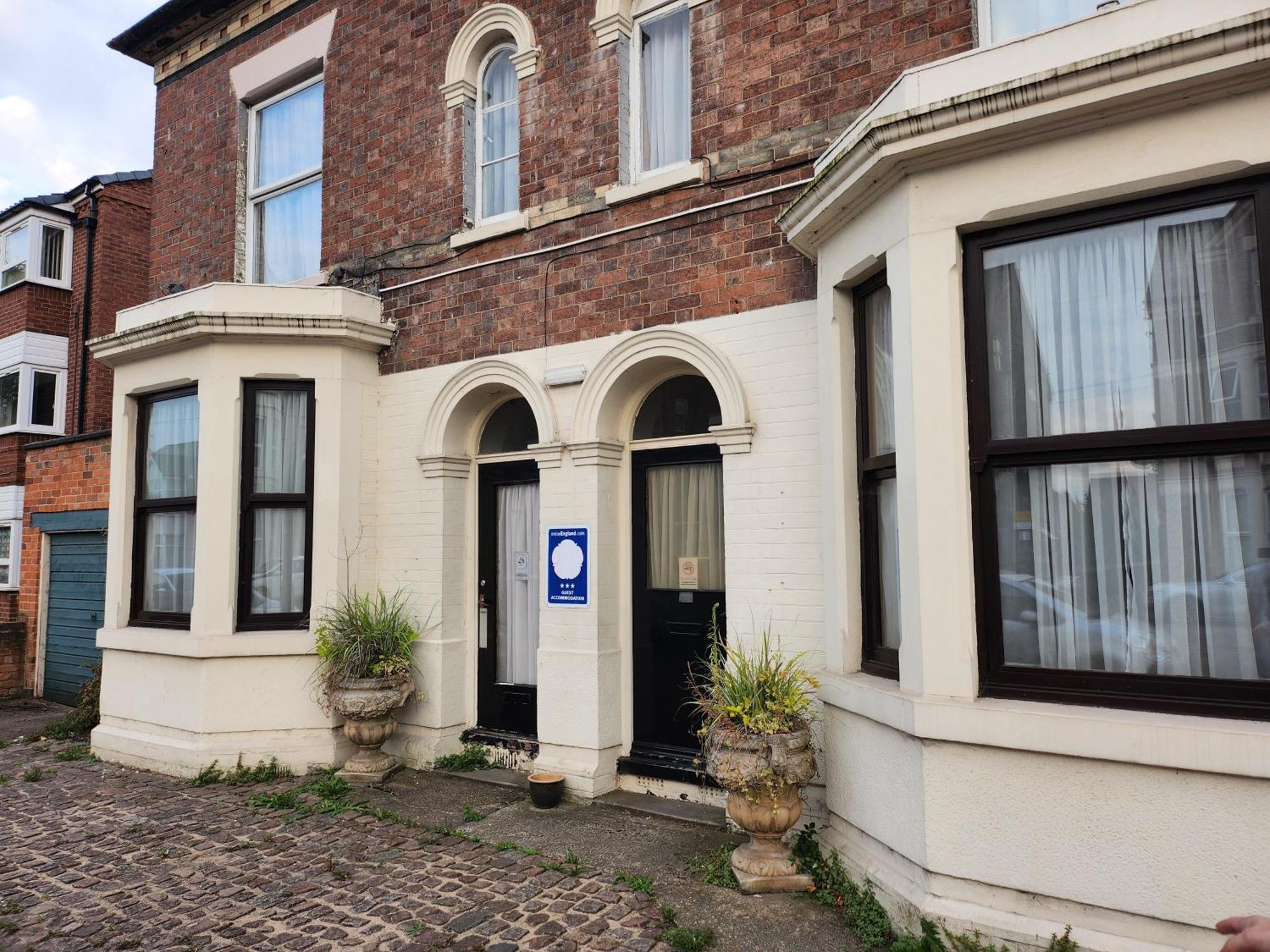 Queens Guest House Beeston  Extérieur photo