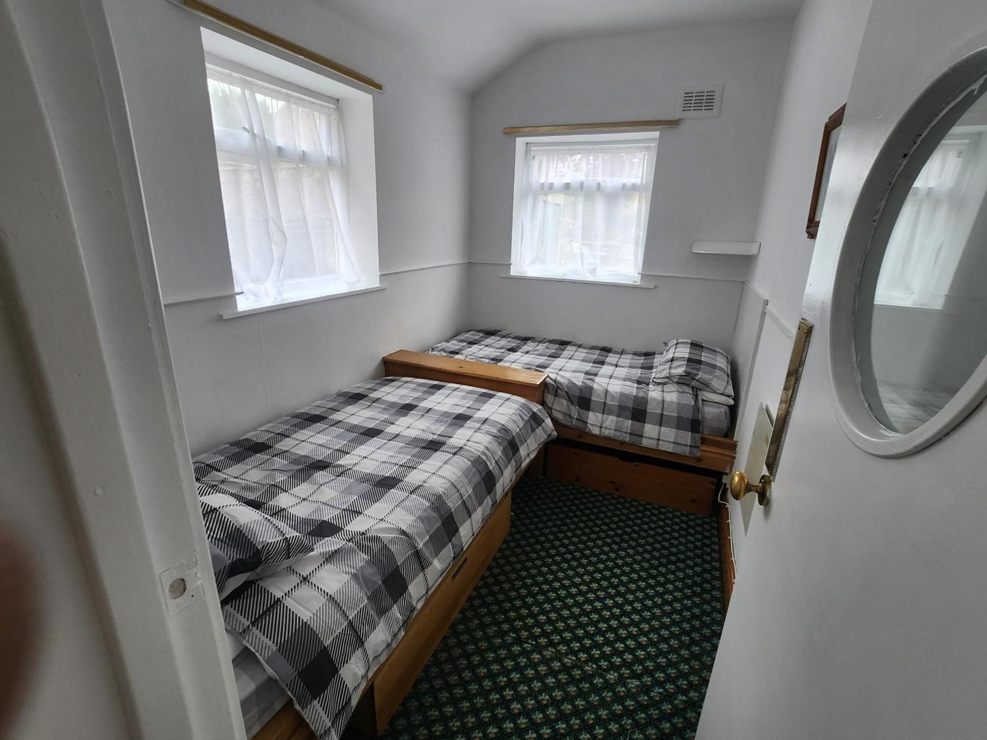 Queens Guest House Beeston  Extérieur photo